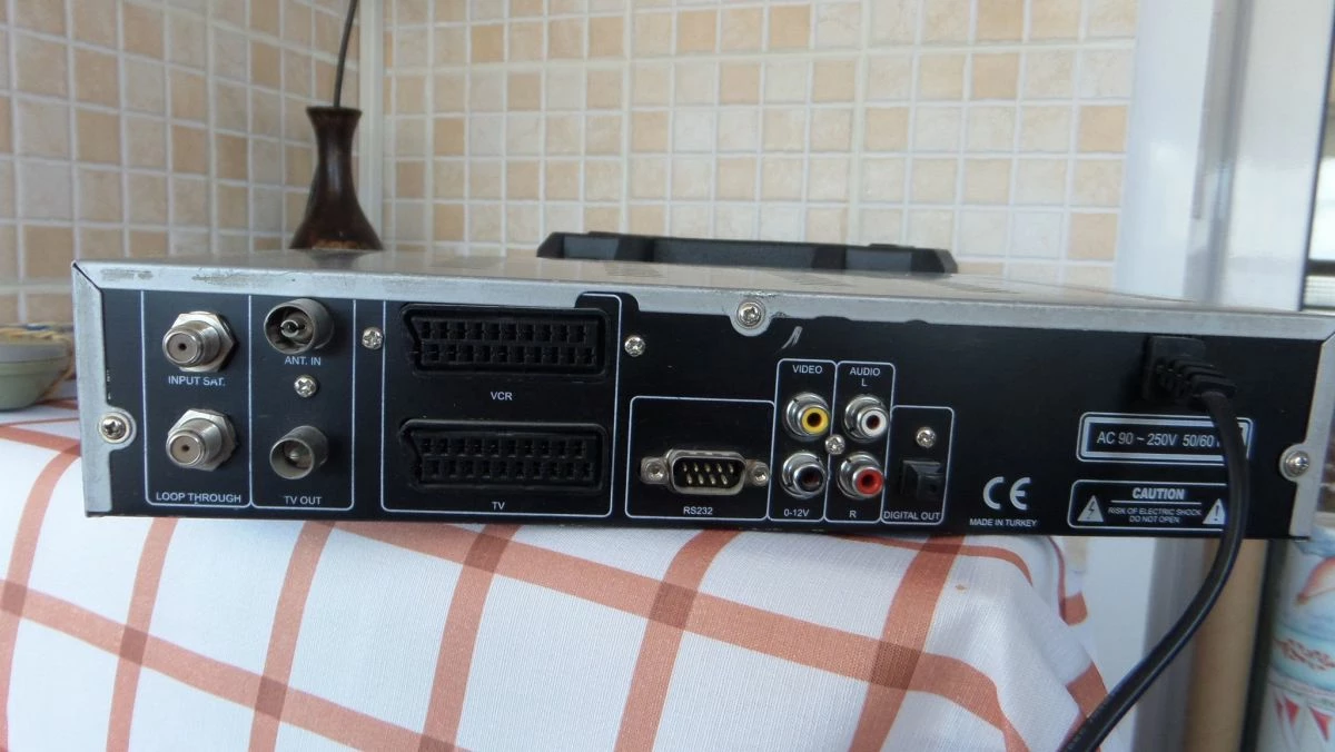 Vendora Δορυφορικος δεκτης YUMATU 5 Vendora Δορυφορικος δεκτης YUMATU - Image 3