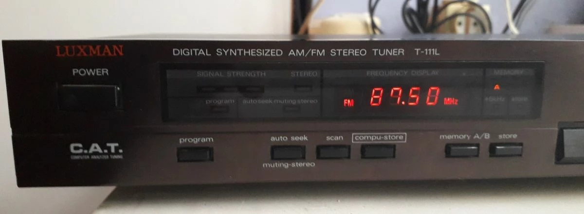 Vendora Tuner LUXMAN T111L 3 Vendora Tuner LUXMAN T111L