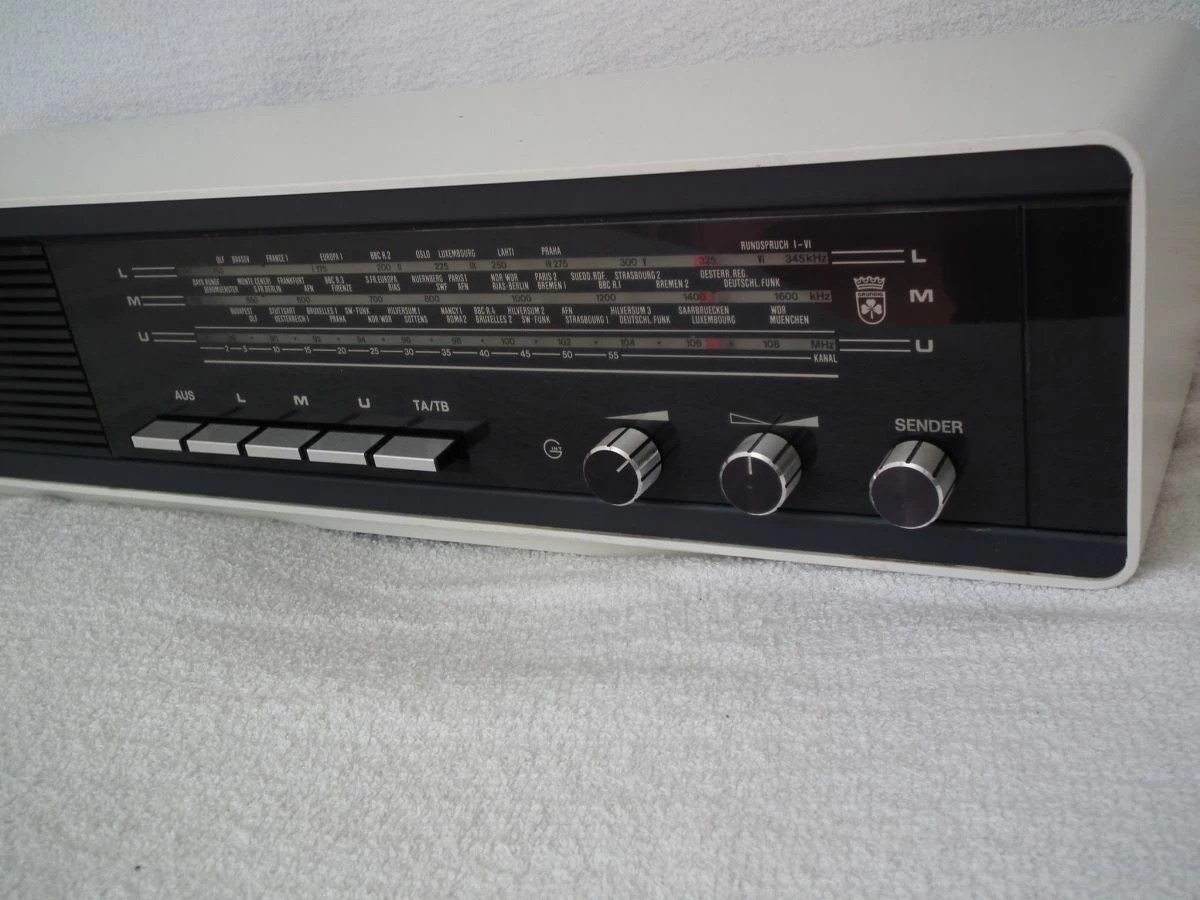 Vendora Grundig RF410 Made In Grmani. 6 Vendora Grundig RF410 Made In Grmani. - Image 4