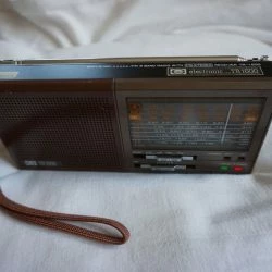 Vendora Electronic TR 1600. MW/LW/SW1...6/FM 9-Band Radio With Stereo Receiver, LED-Anzeigen Μικρό ραδιόφωνο, σε πάρα πολύ καλή κατάσταση. Πλήρες λειτουργικό. 19 Vendora Electronic TR 1600. MW/LW/SW1...6/FM 9-Band Radio With Stereo Receiver, LED-Anzeigen Μικρό ραδιόφωνο, σε πάρα πολύ καλή κατάσταση. Πλήρες λειτουργικό. -Vendora shop 10b417a6e40bde5fc5e08a36590a8031816ad2c6 xl