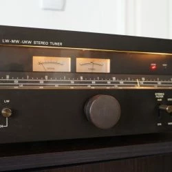 Vendora Strato T-7090. LW. MW.UKW Stereo TUNER