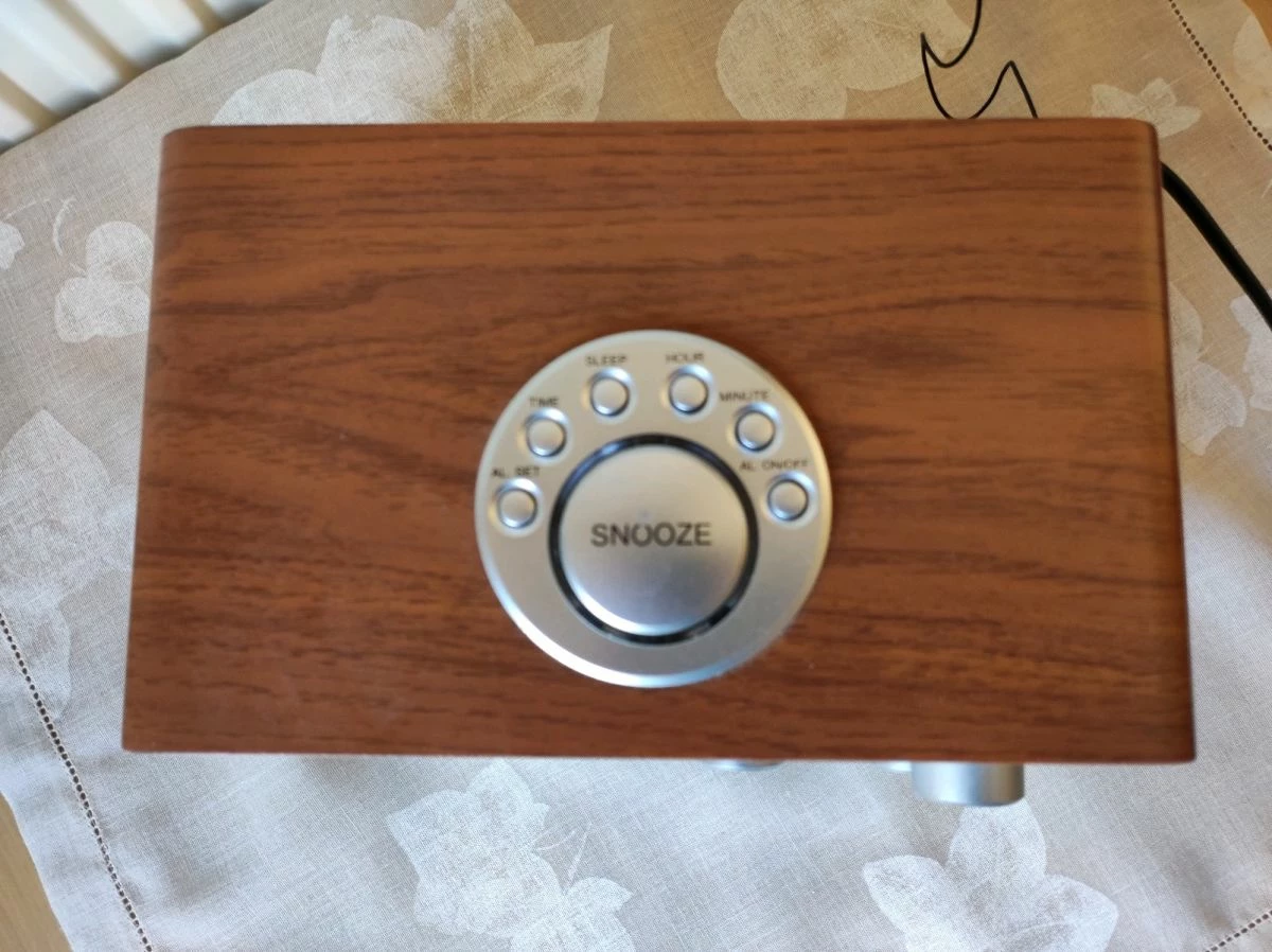 Vendora Ραδιόφωνο ρετρό, Silver Crest ρεύματος. Διαστάσεις 22x13x11 εκατοστά. ( μήκος X πλάτος X ύψος) 8 Vendora Ραδιόφωνο ρετρό, Silver Crest ρεύματος. Διαστάσεις 22x13x11 εκατοστά. ( μήκος X πλάτος X ύψος) - Image 6