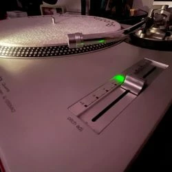 Vendora ΠΙΚΑΠ Technics SL-1200 με κεφαλή ORTOFON CONCORDE με 2 βελόνες Dj και κεφαλή Tecknics Standon 680 Mk2 με βελόνα