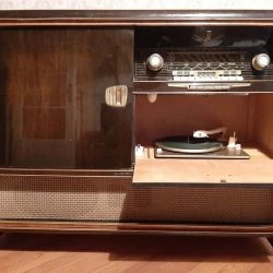 Vendora GRUNDIG έπιπλο ράδιο-πικάπ -Vendora shop 235ab901807c0d263b9f234e1c36bc43c1b58ec1 xl