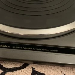 Vendora Πωλείται το Πικαπ Technics SL-BD21 Χωρίς βελόνα έχει ιμάντα -Vendora shop 325441279f89a987f27949d669f659fec4103287 xl