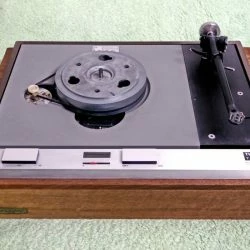Vendora Πικάπ Thorens TD125 σε άριστη ηλεκτρομηχανολογική κατάσταση