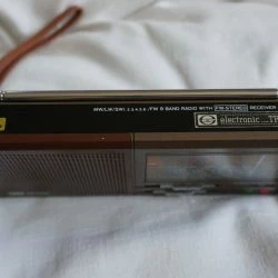 Vendora Electronic TR 1600. MW/LW/SW1...6/FM 9-Band Radio With Stereo Receiver, LED-Anzeigen Μικρό ραδιόφωνο, σε πάρα πολύ καλή κατάσταση. Πλήρες λειτουργικό. 21 Vendora Electronic TR 1600. MW/LW/SW1...6/FM 9-Band Radio With Stereo Receiver, LED-Anzeigen Μικρό ραδιόφωνο, σε πάρα πολύ καλή κατάσταση. Πλήρες λειτουργικό. -Vendora shop 346788c3902e954b33e8d981e0f28654a38178cd xl