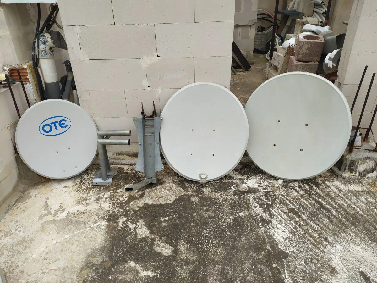 Vendora δορυφορικος εξοπλισμος,τεμ=15,τιμη για ολα μαζι=30€ 3 Vendora δορυφορικος εξοπλισμος,τεμ=15,τιμη για ολα μαζι=30€