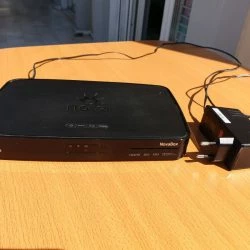 Vendora Πωλείται ο γρήγορος αποκωδικοποιητής της NOVA, ο NOVABOX HD 3001 μαζί με το τηλεχειριστήριο του και το τροφοδοτικό του. -Vendora shop 5e91a2f6ab74aabf3c1ffc4b6c3dbe7375fdca39 xl