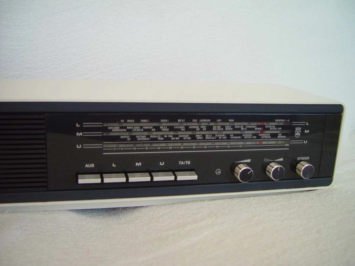 Vendora Grundig RF410 Made In Grmani. 7 Vendora Grundig RF410 Made In Grmani. - Image 5