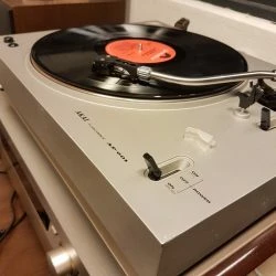 Vendora ΠΙΚΑΠ AKAI AP - 001 + ΚΕΦΑΛΗ STANTON 500 -Vendora shop 783fc0d56701935778b274bb92ee835c0a55d76f xl