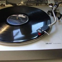 Vendora ΠΙΚΑΠ AKAI AP - 001 + ΚΕΦΑΛΗ STANTON 500