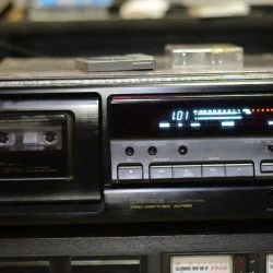 Vendora ΚΑΣΕΤΟΦΩΝΟ AIWA AD - F 850