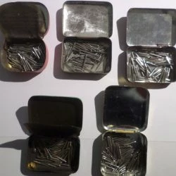 Vendora ΒΕΛΟΝΕΣ ΓΡΑΜΜΟΦΩΝΟΥ. 7 ΜΕΤΑΛΛΙΚΑ ΚΟΥΤΙΑ ΕΝΑ ΚΛΕΙΣΤΟ ΠΛΗΡΕΣ ΚΑΙ 6 ΑΝΟΙΚΤΑ ΜΕ ΒΕΛΟΝΕΣ ΑΛΛΑ ΟΧΙ ΠΛΗΡΗ ). ΜΑΖΙ ΕΝΑΣ ΠΛΗΡΗΣ ΦΑΚΕΛΙΣΚΟΣ.ΣΕ ΠΟΛΥ ΚΑΛΗ ΚΑΤΑΣΤΑΣΗ -Vendora shop ae2c6a2cc5bd5f3bb9780ce106bdb5c57fc0445c xl