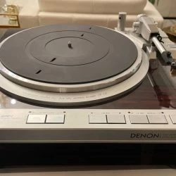 Vendora Πικαπ Denon DP 47F αυθεντικό Made In Japan, σε αψογη λειτουργική και οπτικη κατάσταση