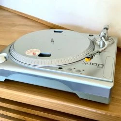 Vendora ION ITT USB TURNTABLE - The Easiest Way To Digitise Your Vinyl Collection