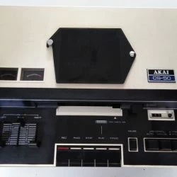 Vendora κασετόφωνο AKAI Vintage με ηχεια -Vendora shop bda83ced3782825b732f574185395a9f6b3508fc xl