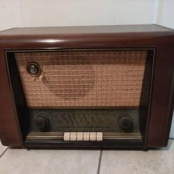 Εξώφυλλο 33 Vendora ΑΝΤΙΚΑ ΡΑΔΙΟΦΩΝΟ