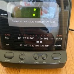 Vendora Aiwa Radio Alarm ραδιόφωνο και ξυπνητήρι λειτουργεί, άψογη κατάσταση -Vendora shop d7591929892834f108cd83cb67c31c8d1701b9d3 xl