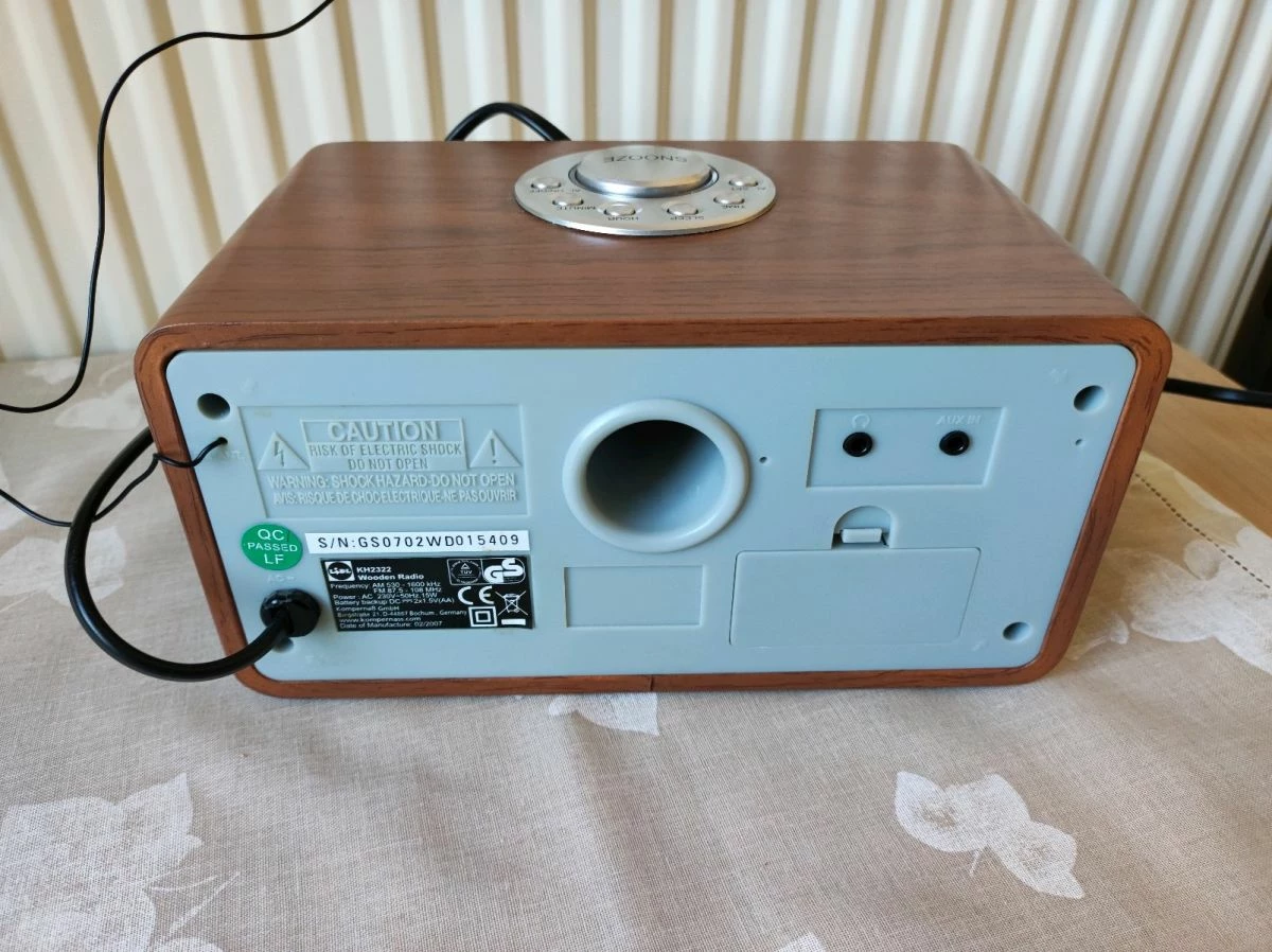 Vendora Ραδιόφωνο ρετρό, Silver Crest ρεύματος. Διαστάσεις 22x13x11 εκατοστά. ( μήκος X πλάτος X ύψος) 10 Vendora Ραδιόφωνο ρετρό, Silver Crest ρεύματος. Διαστάσεις 22x13x11 εκατοστά. ( μήκος X πλάτος X ύψος) - Image 8