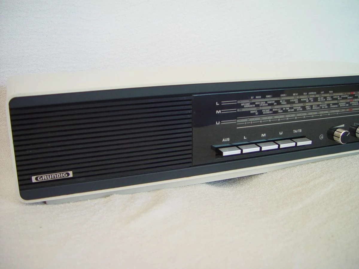Vendora Grundig RF410 Made In Grmani. 11 Vendora Grundig RF410 Made In Grmani. - Image 9
