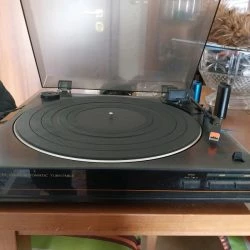 Vendora πικάπ Jvc